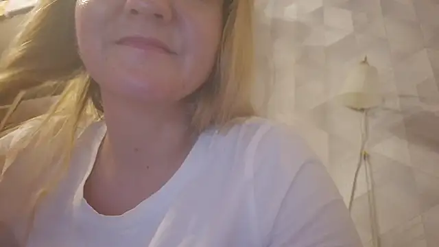 Snapshot of EstrellaWalters chatting on November 2025 05:56:02 PM EstrellaWalters online show from November 2025 05:56:02 PM