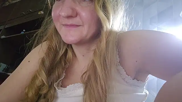 EstrellaWalters online show from December 2025 12:33:02 PM