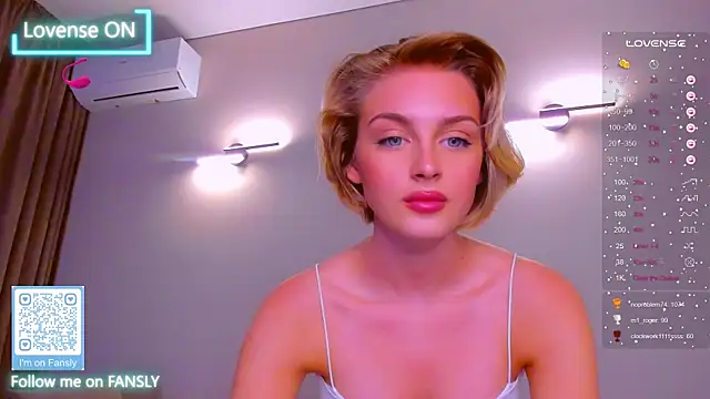 Snapshot of pretty_girlnextdoor chatting on January 2025 07:31:01 PM pretty girlnextdoor online show from January 2025 07:31:01 PM