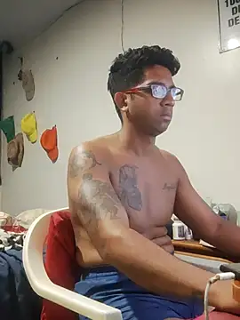 Snapshot of FitGeorge chatting on November 2025 03:40:02 AM FitGeorge online show from November 2025 03:40:02 AM