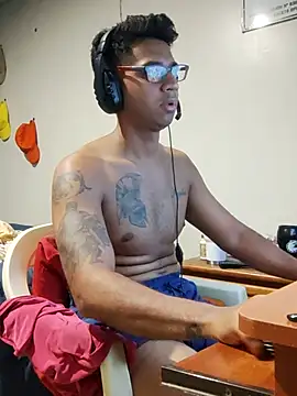 Snapshot of FitGeorge chatting on November 2025 01:05:01 AM FitGeorge online show from November 2025 01:05:01 AM