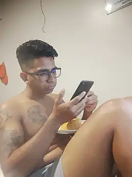 Snapshot of FitGeorge chatting on January 2026 02:59:01 AM FitGeorge online show from January 2026 02:59:01 AM