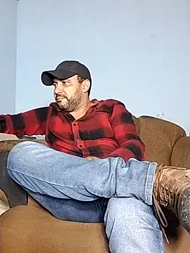 Snapshot of friendsloversex chatting on February 2025 08:10:01 PM friendsloversex online show from February 2025 08:10:01 PM