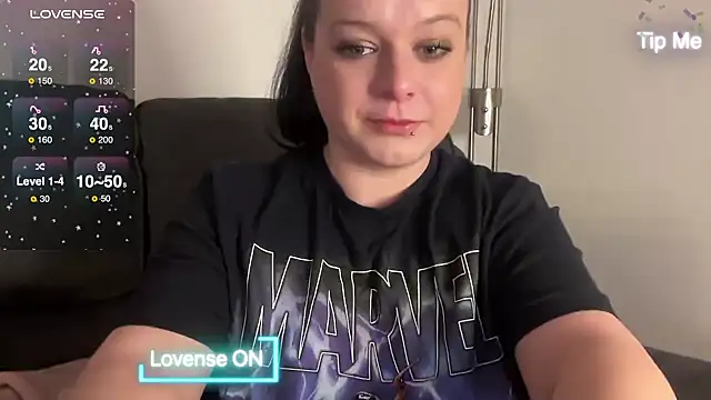 Snapshot of NaughtyWifeUK chatting on December 2024 01:15:02 AM NaughtyWifeUK online show from December 2024 01:15:02 AM