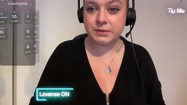 Snapshot of NaughtyWifeUK chatting on January 2025 03:13:01 PM NaughtyWifeUK online show from January 2025 03:13:01 PM