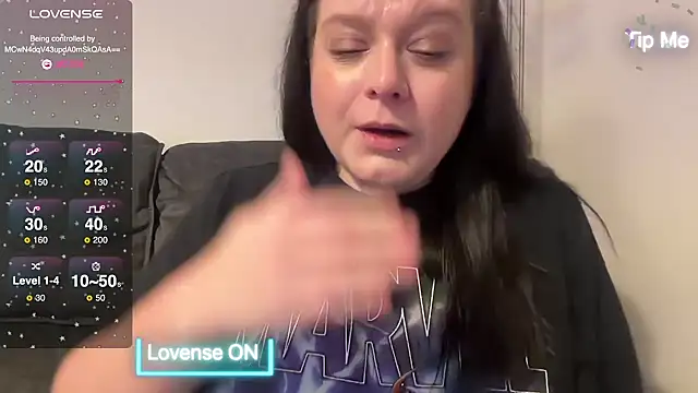 Snapshot of NaughtyWifeUK chatting on January 2025 12:26:02 AM NaughtyWifeUK online show from January 2025 12:26:02 AM