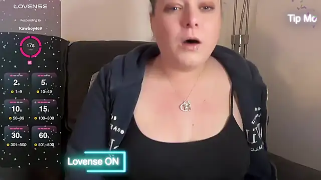 Snapshot of NaughtyWifeUK chatting on March 2025 08:53:02 PM NaughtyWifeUK online show from March 2025 08:53:02 PM