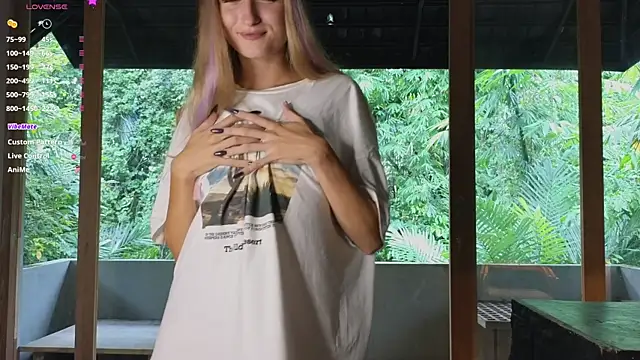 Snapshot of adele_lyv chatting on February 2025 09:10:01 AM adele lyv online show from February 2025 09:10:01 AM