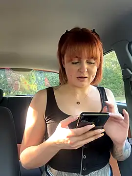 ObviouslyPeachy online show from October 2025 01:07:01 PM