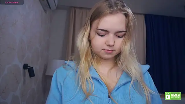 ZaraCreedon online show from December 2025 05:02:02 AM