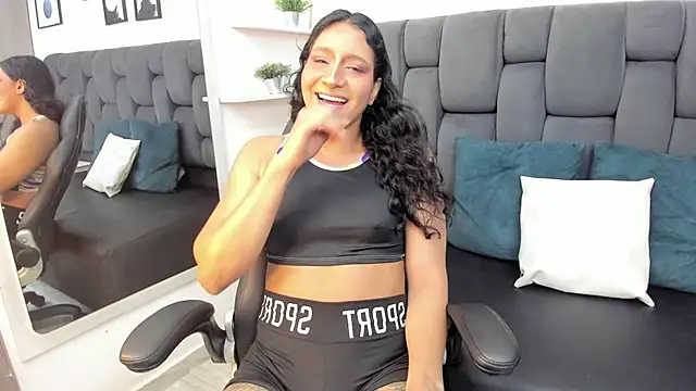 Snapshot of Alison_Chan_ chatting on February 2025 01:22:01 PM Alison Chan online show from February 2025 01:22:01 PM