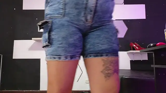 alondrabigtits online show from October 2025 12:14:01 PM