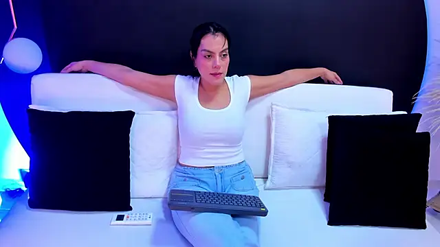 Ada Monroe10 online show from March 2026 01:44:01 PM