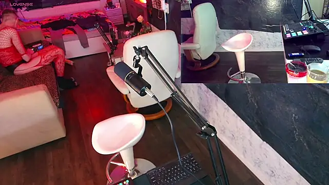 Doggyray44 online show from December 2024 01:10:02 PM