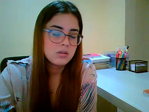 maliamiller online show from October 2025 07:51:01 AM