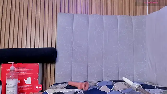 celeste jhons online show from October 2025 06:08:02 PM