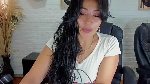 Aisha 09 online show from March 2025 02:34:02 PM