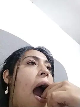 Aisha 09 online show from May 2026 04:36:01 PM
