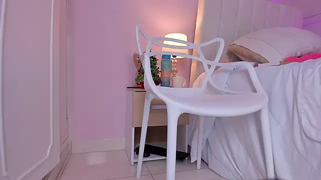 Snapshot of _bianca_18 chatting on December 2024 02:59:01 PM bianca 18 online show from December 2024 02:59:01 PM