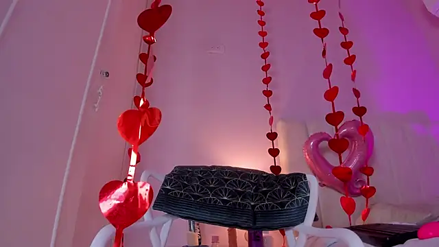 Snapshot of _bianca_18 chatting on February 2025 02:44:01 PM bianca 18 online show from February 2025 02:44:01 PM