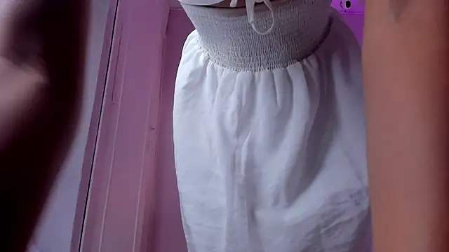 Snapshot of _bianca_18 chatting on February 2025 11:41:02 AM bianca 18 online show from February 2025 11:41:02 AM