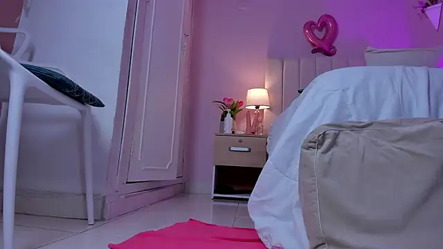 Snapshot of _bianca_18 chatting on March 2025 02:51:01 PM bianca 18 online show from March 2025 02:51:01 PM