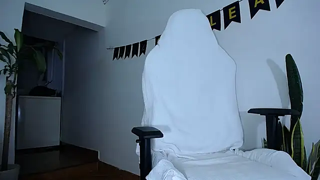 diamond black00 online show from January 2025 12:00:01 AM