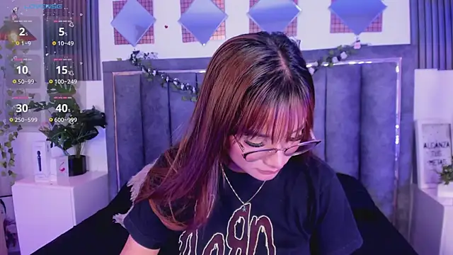 isabela fox online show from October 2025 09:49:02 PM