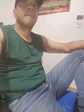 latinmartin73 online show from December 2025 06:16:01 PM