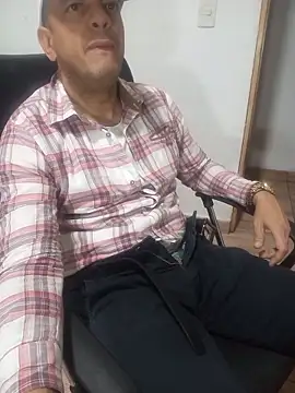 latinmartin73 online show from February 2026 10:59:02 PM