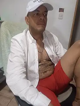 latinmartin73 online show from February 2026 11:09:01 PM