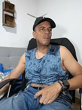 latinmartin73 online show from April 2026 12:46:02 AM