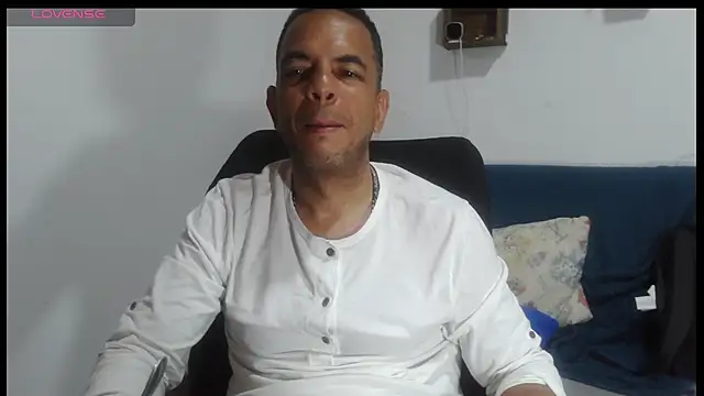 Snapshot of latinmartin73 chatting on May 2026 05:12:01 AM latinmartin73 online show from May 2026 05:12:01 AM