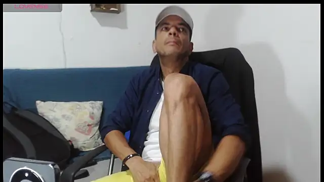 Snapshot of latinmartin73 chatting on May 2026 11:46:02 PM latinmartin73 online show from May 2026 11:46:02 PM