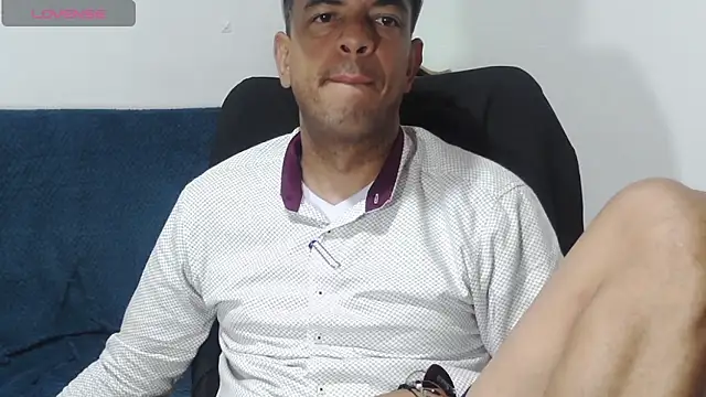 Snapshot of latinmartin73 chatting on May 2026 01:01:02 AM latinmartin73 online show from May 2026 01:01:02 AM