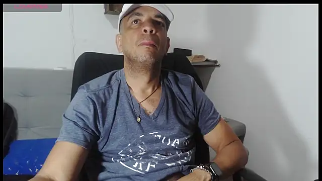 Snapshot of latinmartin73 chatting on May 2026 05:46:02 AM latinmartin73 online show from May 2026 05:46:02 AM