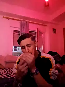 Snapshot of jovenestraviesos chatting on March 2025 06:21:02 PM jovenestraviesos online show from March 2025 06:21:02 PM