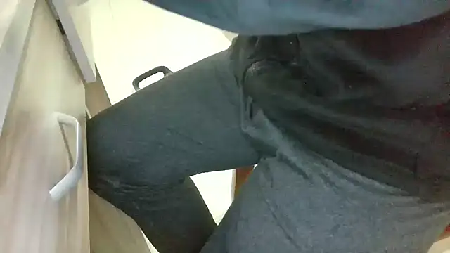 huzi518 online show from March 2025 01:29:01 PM