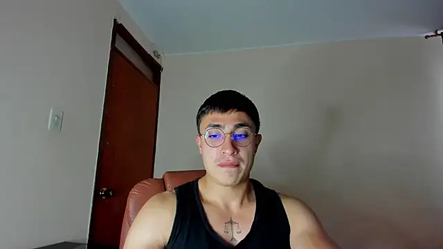 Leoknight online show from February 2025 10:02:02 PM