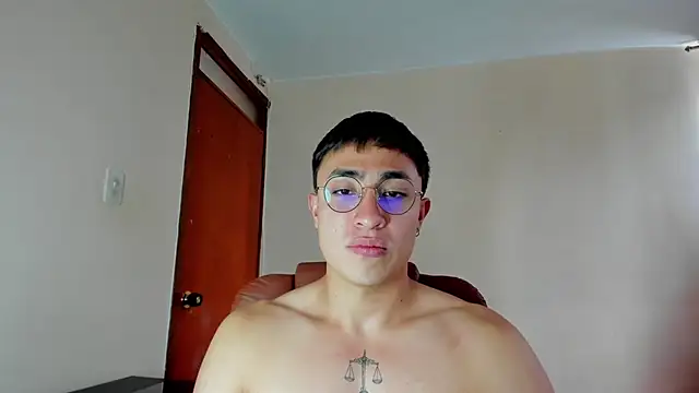 Leoknight online show from February 2025 06:55:01 PM