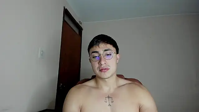 Leoknight online show from March 2025 12:04:02 AM