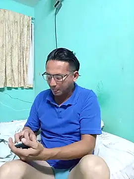 Andresguz35 online show from March 2026 03:11:02 AM