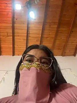 Maisa issa online show from November 2025 02:21:01 PM