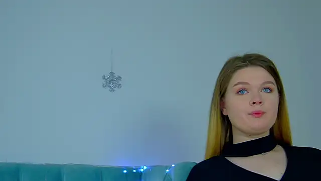 CrystalLyons online show from December 2024 06:17:02 AM