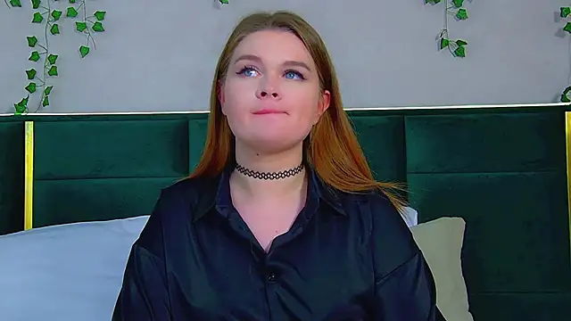 CrystalLyons online show from March 2025 09:13:02 PM