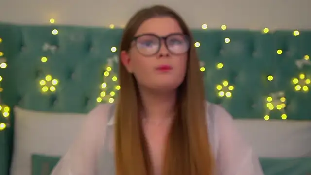 Snapshot of CrystalLyons chatting on December 2025 12:03:02 PM CrystalLyons online show from December 2025 12:03:02 PM