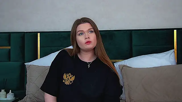 Snapshot of CrystalLyons chatting on February 2026 06:03:02 PM CrystalLyons online show from February 2026 06:03:02 PM