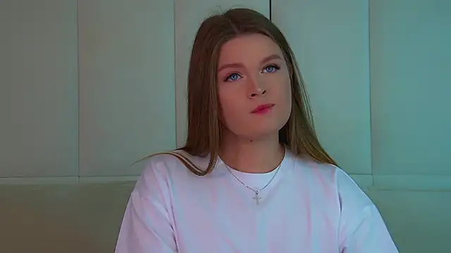 Snapshot of CrystalLyons chatting on February 2026 06:34:01 AM CrystalLyons online show from February 2026 06:34:01 AM