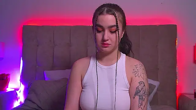 ChristinaMilton online show from January 2025 04:20:01 AM