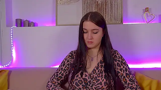 ChristinaMilton online show from March 2025 04:01:01 AM